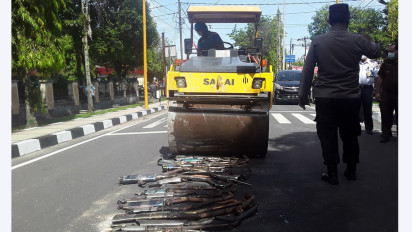Polisi Musnahkan Ratusan Knalpot Blong