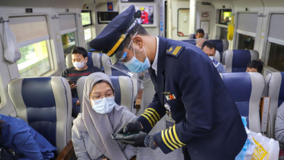 Mulai Hari Ini Pelanggan KA Jarak Jauh yang Telah Vaksin Kedua Tidak Perlu Tes PCR atau Antigen