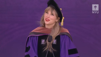 Penyanyi Asal AS Taylor Swift Kini Bergelar Doktor, Anugerah Kehormatan dari Universitas New York