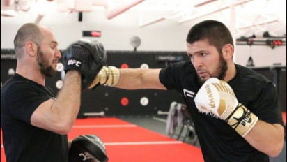 Khabib Nurmagomedov: Charles Oliveira Memang Juara, Tapi Dia Bukan Juara Yang Tak Terbantahkan Tanpa Kalahkan Makhachev