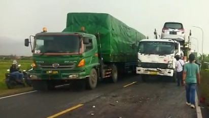Empat Unit Truk Terlibat Kecelakaan Beruntun di Jalur Lingkar Utara Brebes-Tegal
