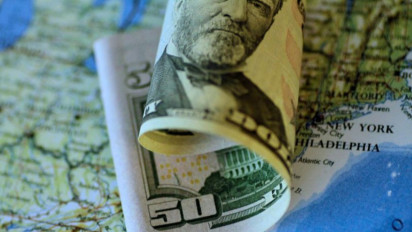 Dolar Melemah Karena Yen dan Franc Swiss Tarik Aliran "Safe-Haven"