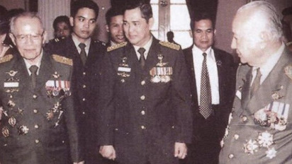 Nasib Buruk AH Nasution Setelah Pecat Soeharto, The Smiling General Berkuasa, Nasution Sengsara