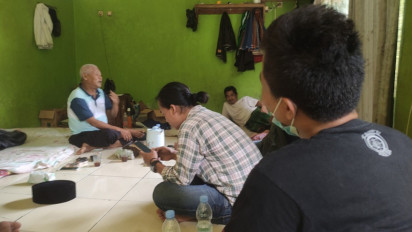 Ini Dia Sosok Haji Sondani Juragan Tanah Yang Nikahi ABG 19 Tahun. Dermawan dan Umrohkan Puluhan Warga Miskin.