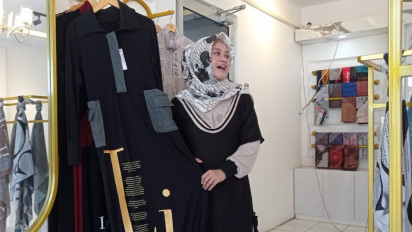 Busana Muslim Rancangan Desainer Purworejo Goes to Russia