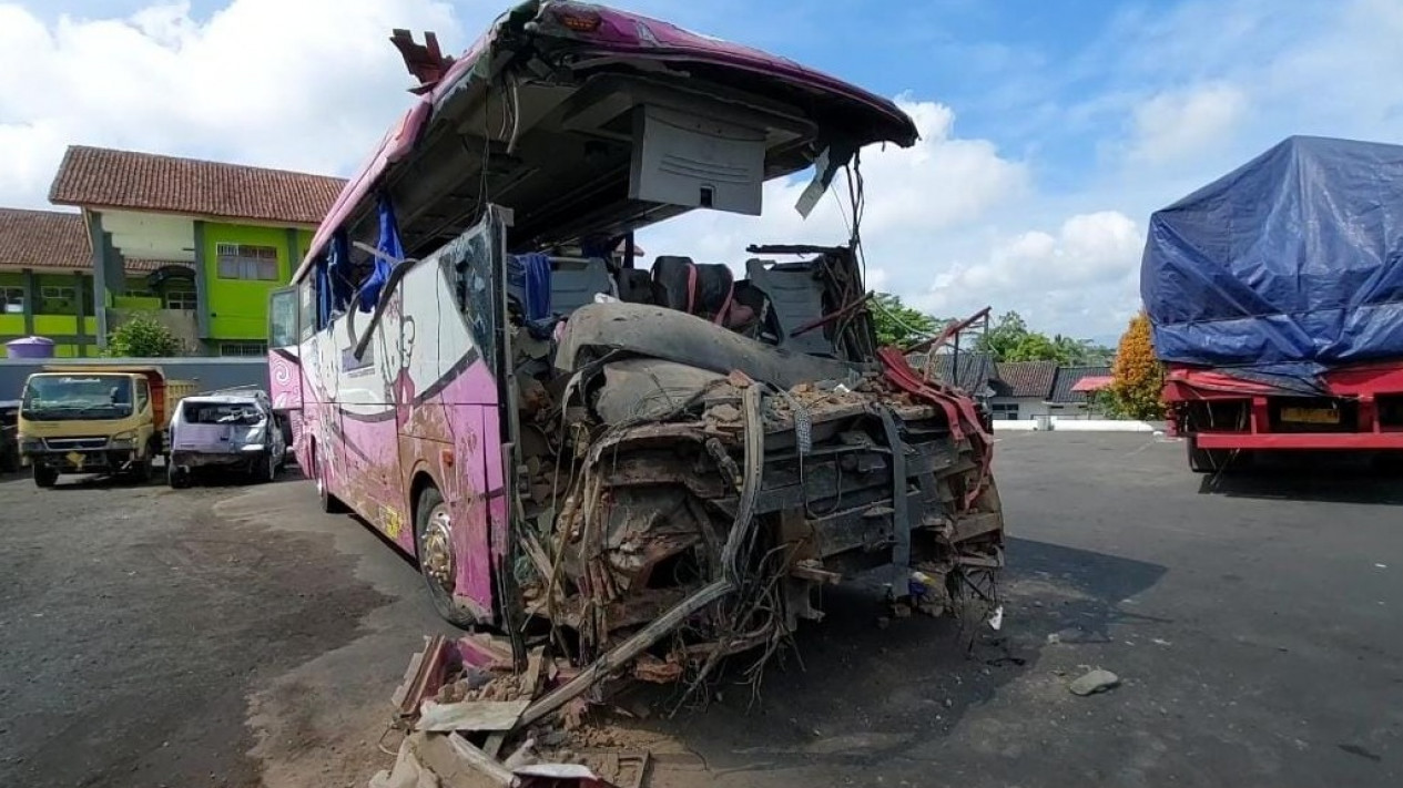 Misteri Sopir Bus Maut Ciamis, Polisi Sudah Deteksi Keberadaannya
            - galeri foto