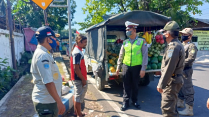 Nekat Berjualan di Badan Jalan dan Trotoar, Puluhan PKL di Kota Probolinggo Dirazia Satpol PP