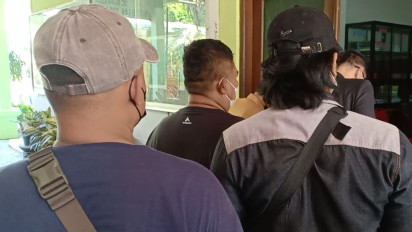 Nekat Tarik SPP Bulanan, SMAN 1 Gresik Diluruk Wali Murid