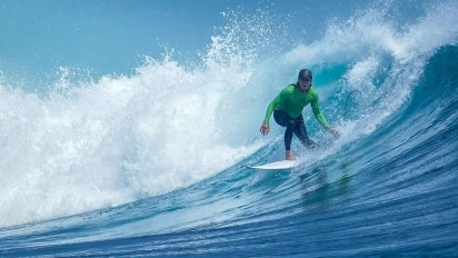 Atlet Selancar dari Sejumlah Negara Taklukkan Ganasnya Ombak G-Land Banyuwangi