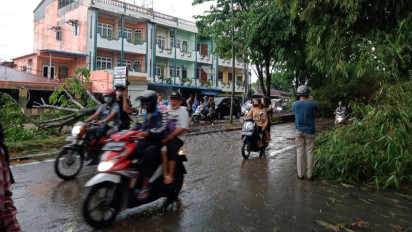 BMKG: Hujan Lebat Disertai Petir dan Angin Kencang Landa Wilayah Sumatera Utara