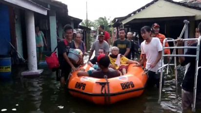 Banjir Rob Hantam Kendal, Ribuan Rumah Terendam Air Laut