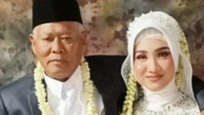 Bikin Iri, Beredar Foto-Foto Mesra Haji Sondani dan Fia Barlanti Lagi Honeymoon. Lihat di Sini Fotonya