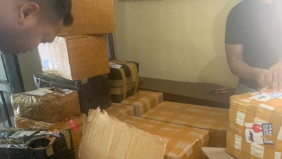 Digagalkan, Penyelundupan Ratusan Botol Arak Bali di Pelabuhan Ketapang Banyuwangi