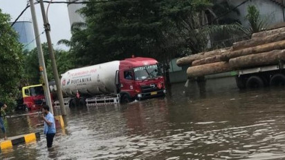 Pertamina Pastikan Tak Ada Gangguan Penyaluran BBM dan Elpiji akibat Banjir Rob Semarang