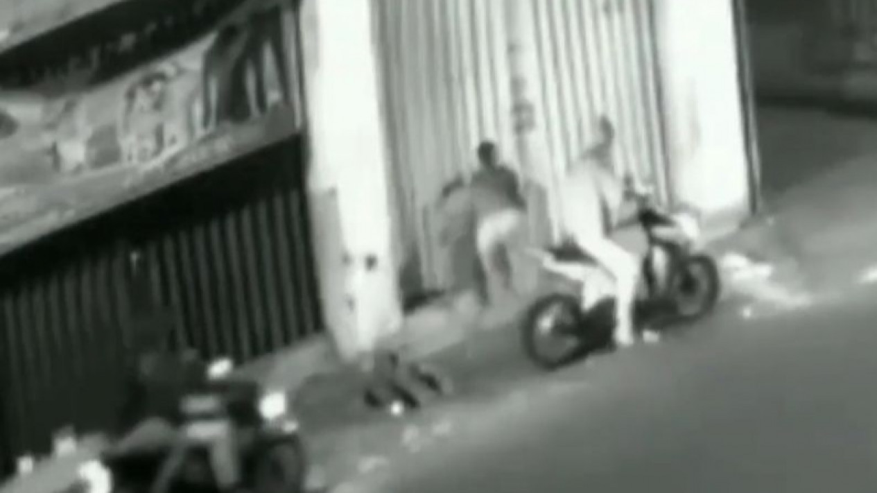 Dua Remaja di Duren Sawit Jakarta Dibegal Saat Main Game di HP
            - galeri foto