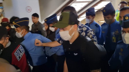 Bintang Sepak Bola Dunia Mesut Ozil Tiba di Indonesia