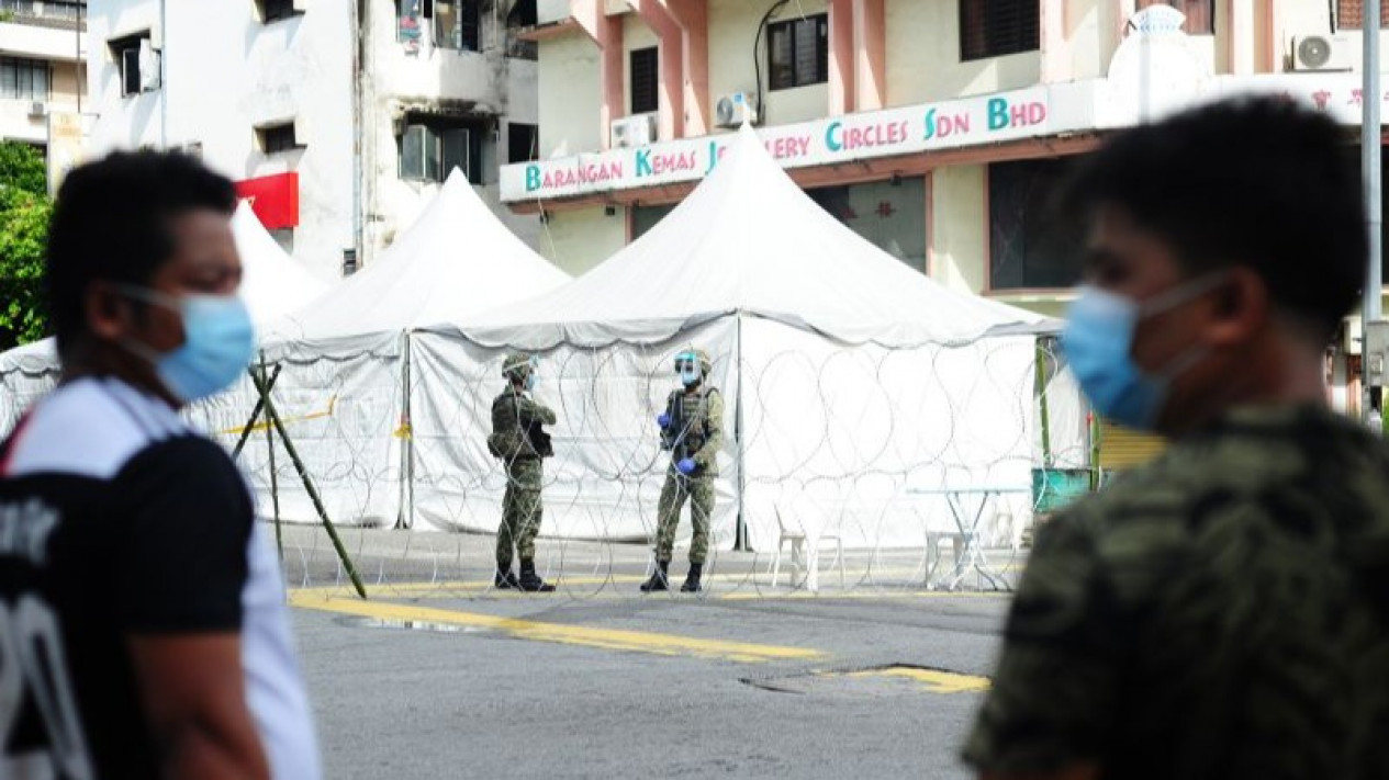 Malaysia Berencana Pekerjakan Tenaga Keamanan dari Indonesia
            - galeri foto