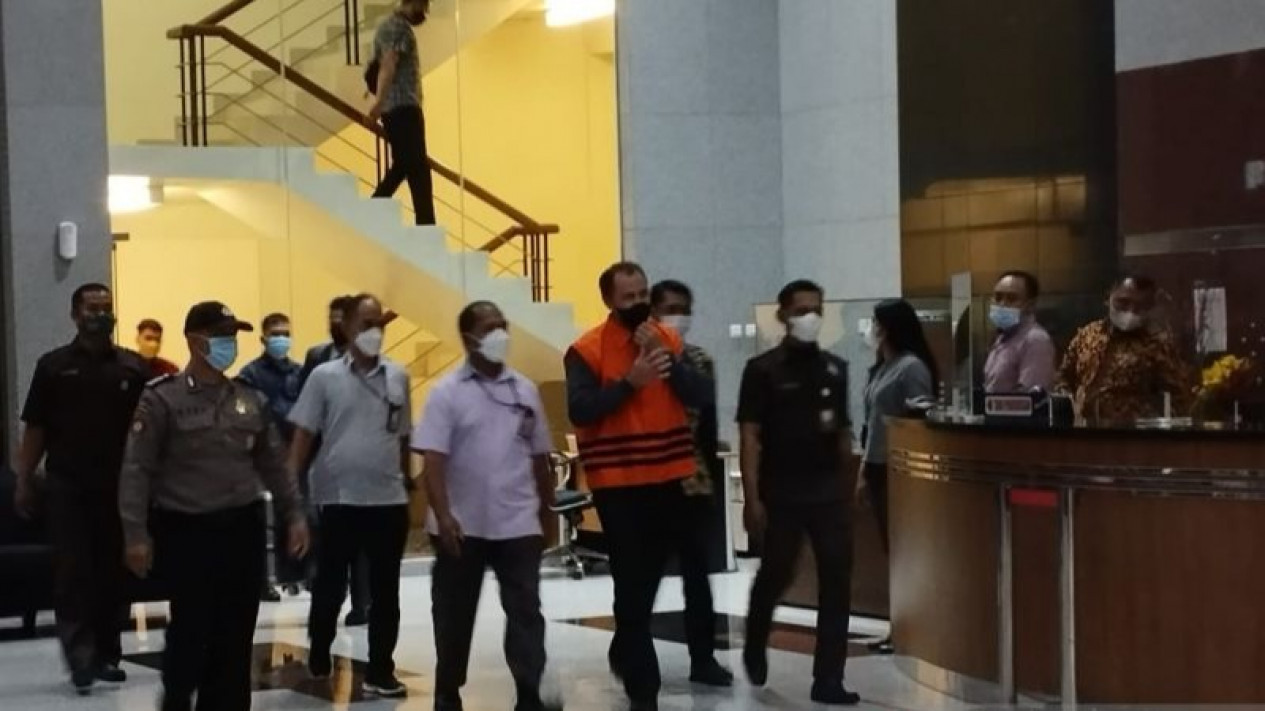 KPK: IKS Tersangka Korupsi Heli AW-101 Rugikan Negara Rp224 Miliar
            - galeri foto