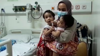 Masih Ingat Bayi Kembar Siam Asal Sukabumi? Hari Ini Menjalani Operasi Pemisahan