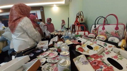 Olah Limbah Jadi Kerajinan Decoupage, UMKM Kota Probolinggo Raup Cuan