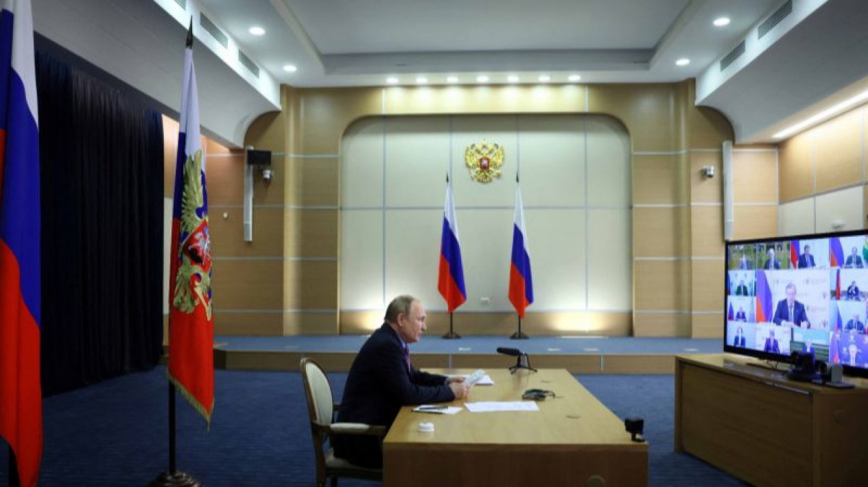 Putin: Barat Tak Akan Berhasil Memutus Rusia Dari Teknologi
            - galeri foto