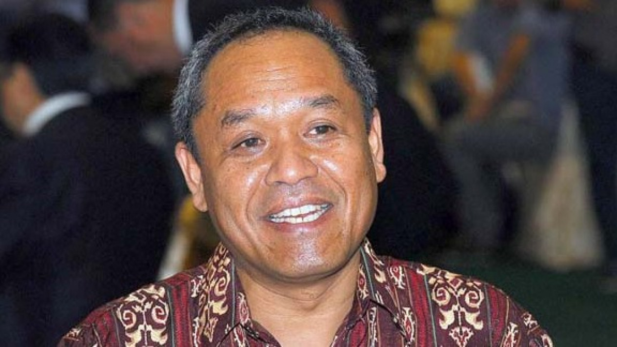 Dituduh Menganiaya Karyawan Restoran, Benny K Harman Akui Dorong Muka
            - galeri foto