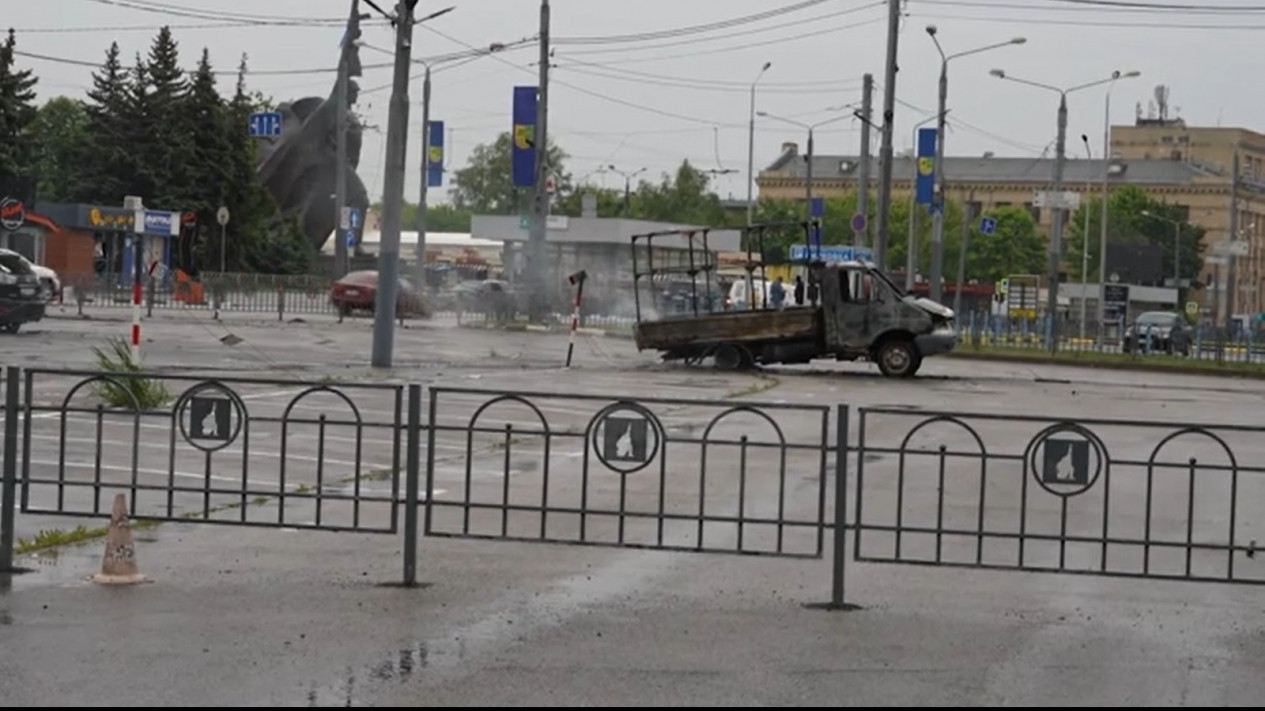 Pasukan Militer Rusia Kembali Lancaran Serangan ke Wilayah Kharkiv Ukraina
            - galeri foto