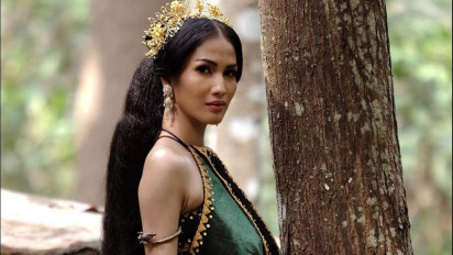 Demi Film KKN di Desa Penari, Aulia Sarah Pemeran Badarawuhi Rela Nyemplung ke Kolam Dipenuhi 50 Ular