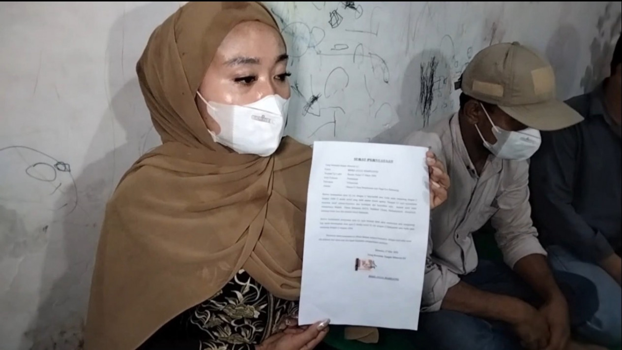 Wanita Hijab yang Pamer Payudara di TikTok Meminta Maaf, Akui Hanya Ingin Naikkan Jumlah Followers
            - galeri foto