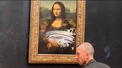 Viral! Lukisan Mona Lisa Tercoreng Kue Dilempar Pria Menyamar Sebagai Wanita Tua