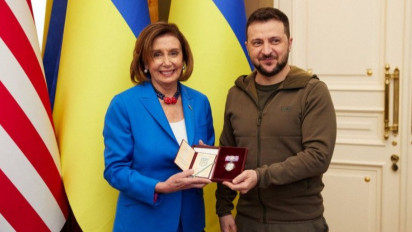 Menyetir Sambil Mabuk, Suami Ketua DPR AS Ditahan