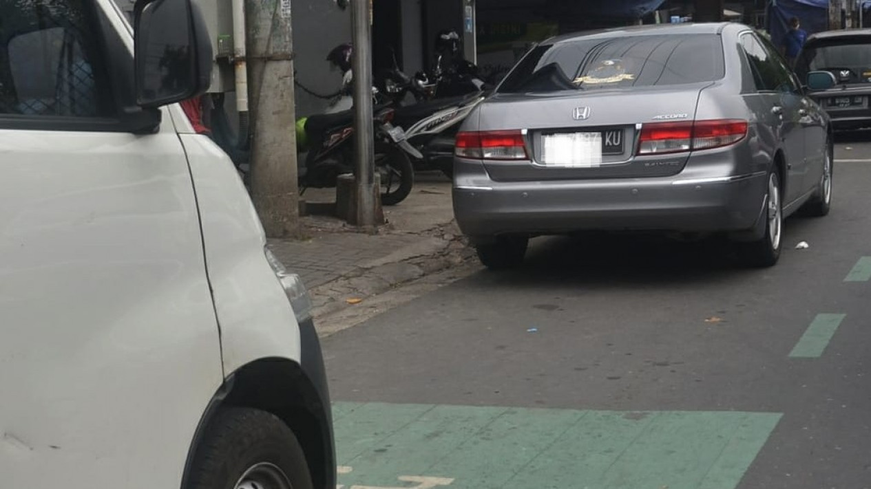 Parkir Sembarangan di Banyumas Bakal Digembosi dan Ditempeli Sticker
            - galeri foto