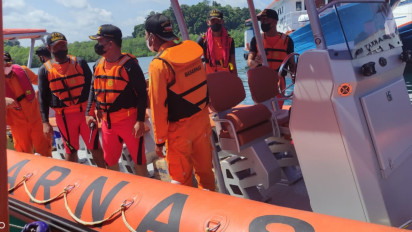 Identitas 8 Turis Asing Yang Kapalnya Terombang Ambing di Tengah Laut Mentawai Lantaran Mati Mesin