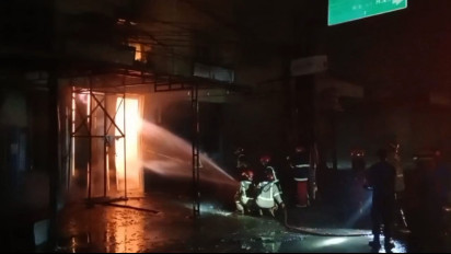 Kebakaran Hebat Landa 4 Ruko Penjual Bahan Kimia di Cikarang Selatan