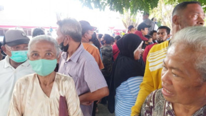 Warga Padati Area Lapangan Untuk Lihat Presiden Jokowi Pimpin Upacara Harlah Pancasila