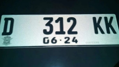 Perubahan Pelat Nomor Putih Akan Segera Diterapkan pada Bulan Ini