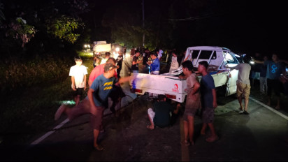 Jalan Licin, Mobil Pick Up Hilang Kendali Terjun ke Jurang di Kolaka Timur