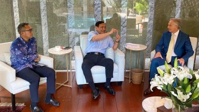 Mantan Perdana Menteri Inggris, Tony Blair, Mendatangi Rumah Luhut, Ada Apa?