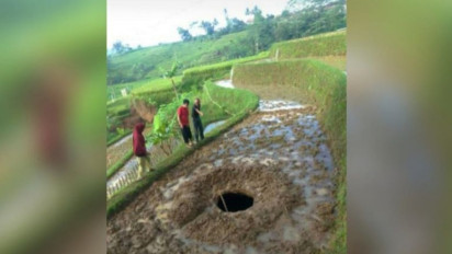 Fenomena Lubang Tanah Misterius Muncul di Bandung Barat, Ini Kata Pakar Geodesi