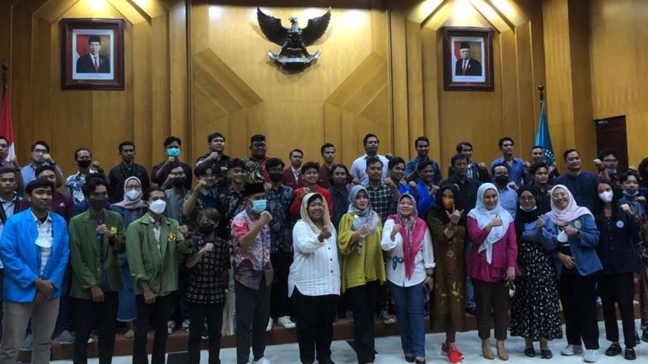 Cipayung Plus Surabaya Minta Disahkan, DPRD: Kami Butuh Kalian
            - galeri foto