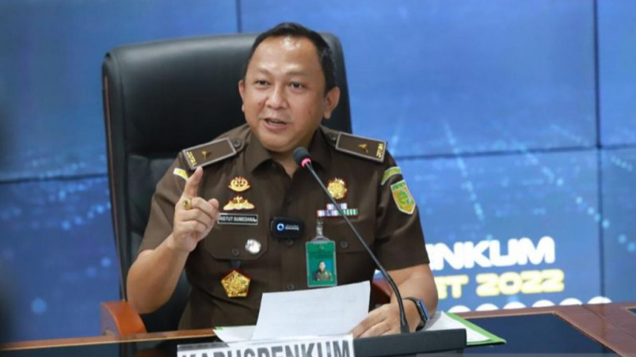 Kejagung Tetapkan Pengusaha Tersangka Dugaan Korupsi Impor Baja
            - galeri foto