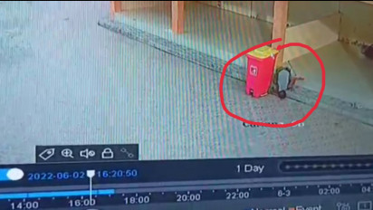 Warga Geger, Detik-detik Pria Ini Menemui Ajal di Pelataran Masjid Terekam CCTV