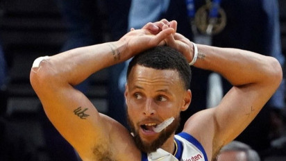 Stephen Curry Ngaku Warriors Petik Pelajaran dari Kuarter Keempat Game 1 Final NBA