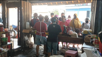 Subsidi Dicabut, Antrian Minyak Goreng Curah di Pati Meningkat