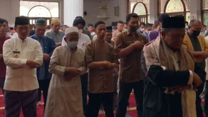 Pemkab Bekasi Gelar Shalat Ghoib untuk Anak Ridwan Kamil