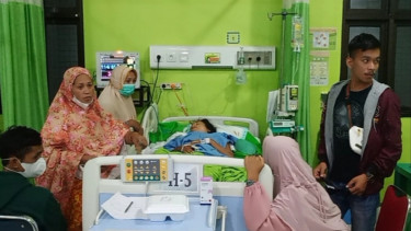 Keterbatasn Biaya, IRT Korban Digorok Mantan Suami Masih Kritis, Keluarga Menolak Korban Dirujuk Ke RS Makassar