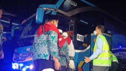 Alhamdulillah! 389 Calon Haji Kloter Pertama Embarkasi Jakarta Menuju Tanah Suci