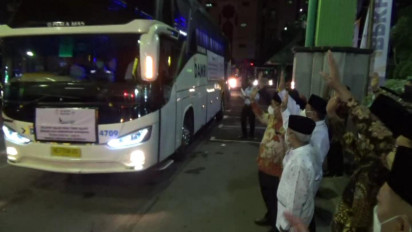Jamaah Calon Haji Kloter 1 Embarkasi Surabaya Berangkat ke Tanah Suci Pagi Ini