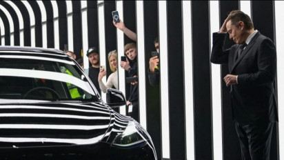 Elon Musk Akan Pecat 10 Persen Pegawai Tesla