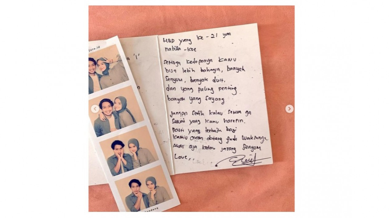 Bikin Nangis, Kekasih Eril Nabila Ishma Unggah Kartu Ucapan Ulangtahun dari Eril: Jangan Sedih, Awas Aja Kalau Gak Senyum
            - galeri foto